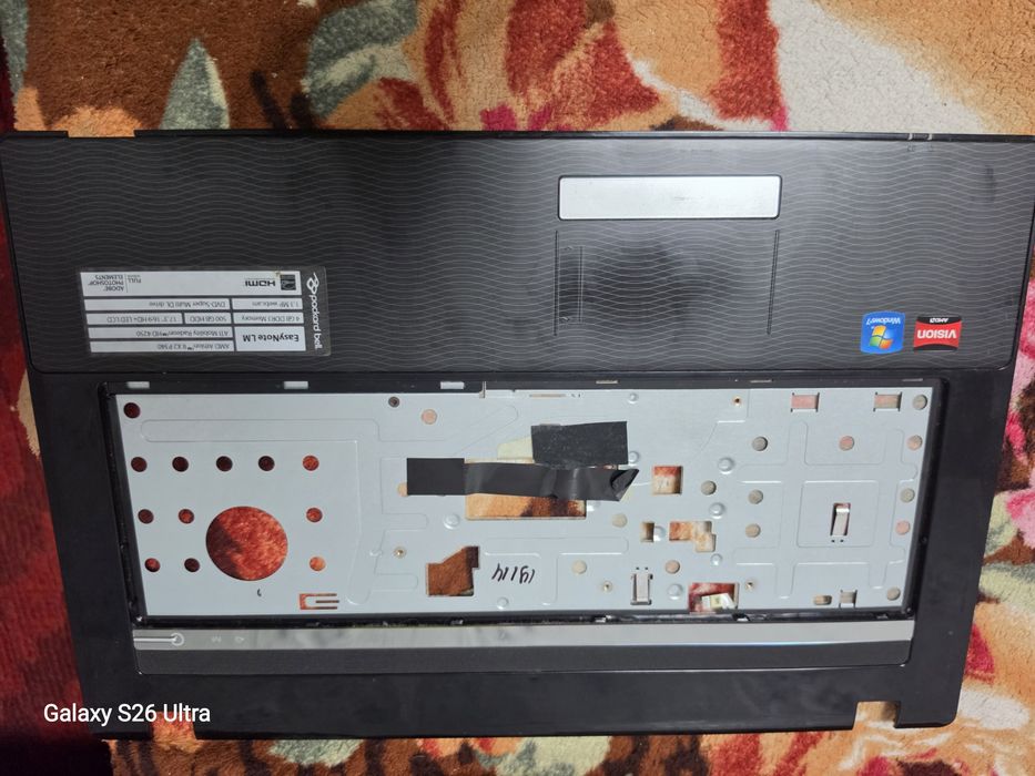 верхня частина  Packard Bell 17 дюймов в дуже хорошому стані
