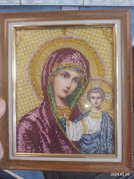 Ікона сімейна та Богородиця чудовий подарунок