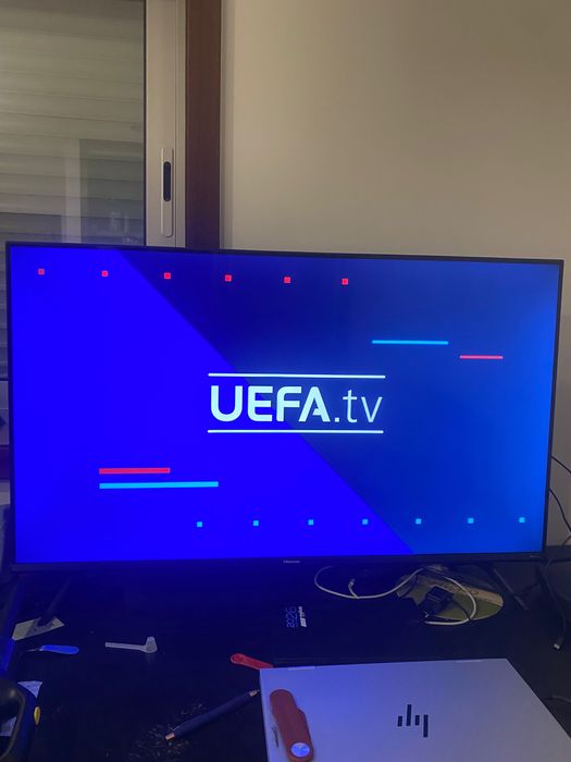 Smart TV HISENSE 40” pouco usada