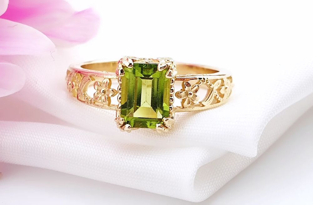 Złoty, nowy pierścionek z Oliwinem pr.585