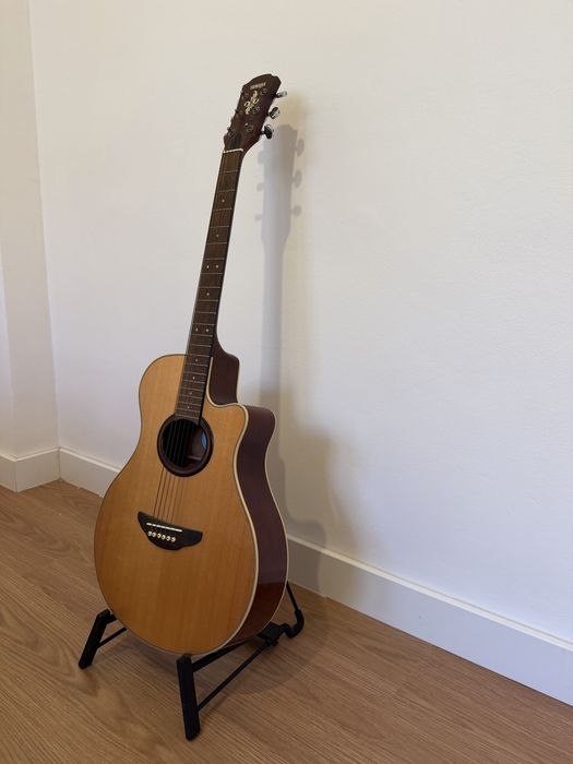 Yamaha guitar 6 string