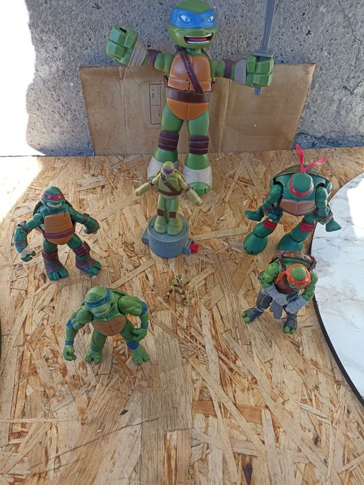 7 Kolekcjonerskich vintage figurek żółwi Ninja