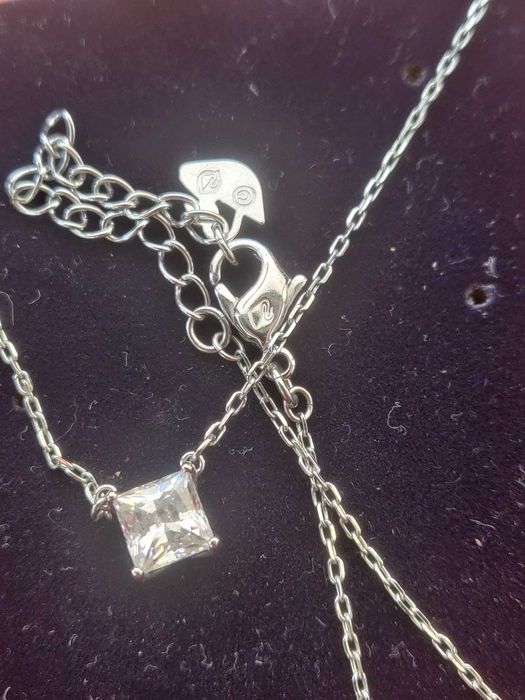 Colar com cristal swarovski