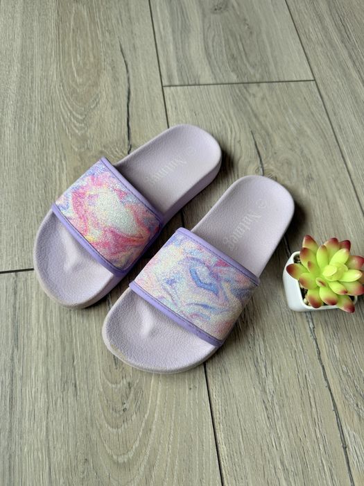 Шльопанці для дівчинки Nutmeg