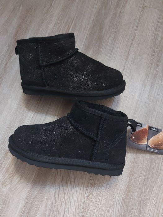 Нові зимові уггі на дівчинку!! Розмір 29, устілка 18 см..