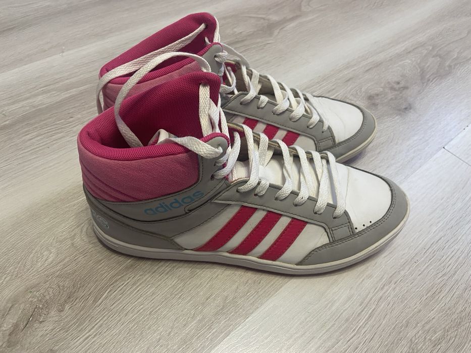 Кросівки жіночі adidas 39