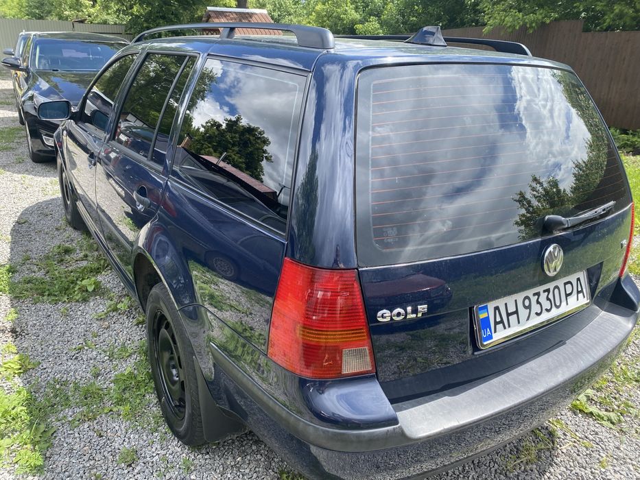 Продам автомобіль Volkwagen Golf
