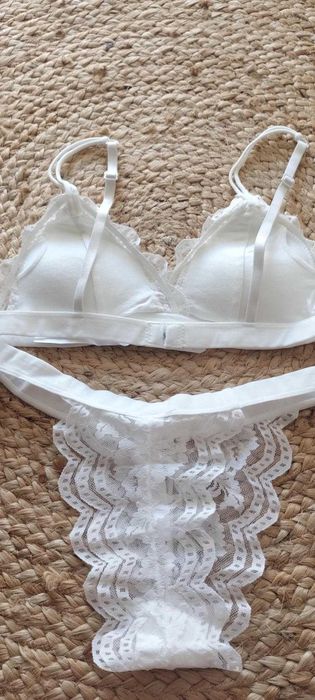 conjunto sutia e cuecas fio dental em renda élégante e sensual tamanho XS branco