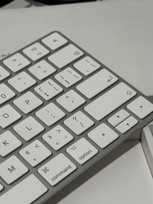 Apple Magic Keyboard 2 (A1644) - Praticamente Novo