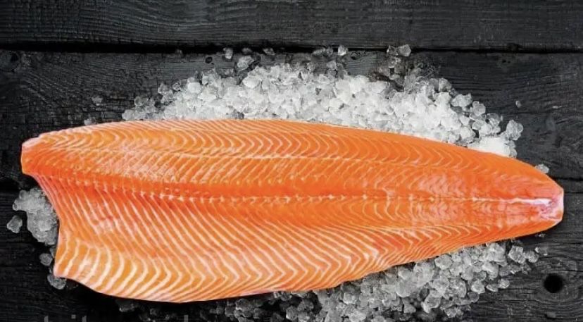 Філе лосося (сьомга),на шкурі,зачищене 1.7-2.2 кг/шт