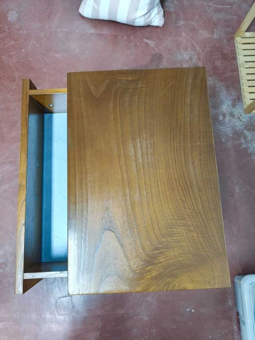 mesa de cabeceira64739850723969122