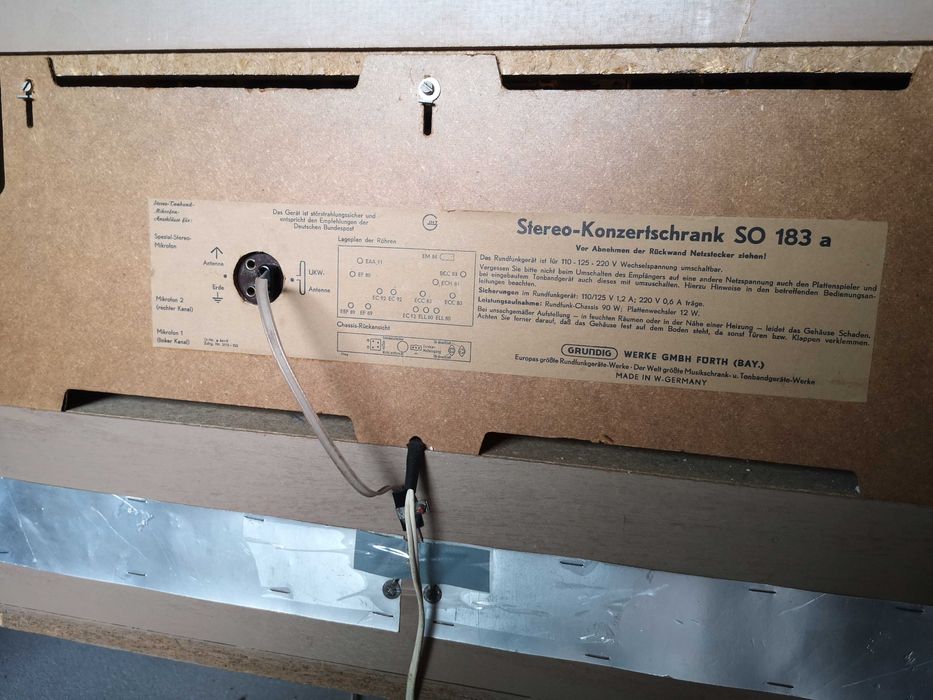 Radiola z lat 60-tych GRUNDING Konzertschrank w super stanie