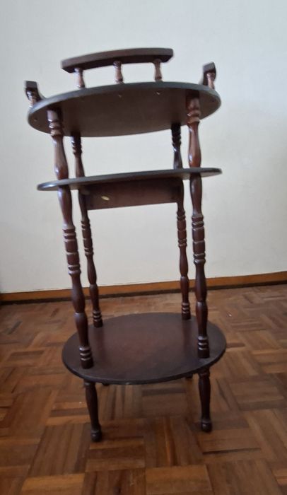 Mesa de apoio em madeira