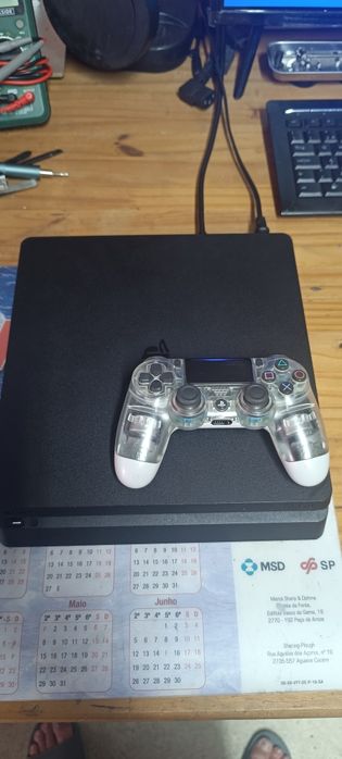 PS4 Slim 1tb desbloqueada