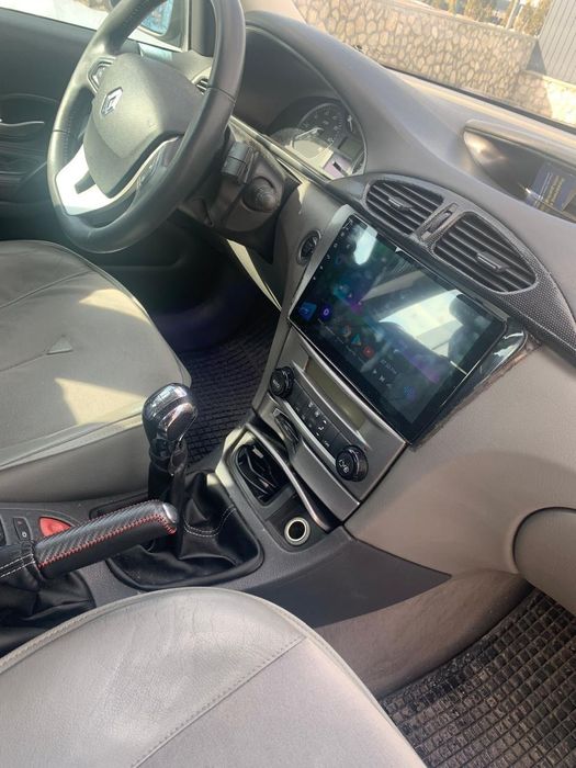 Машина Renault laguna 2