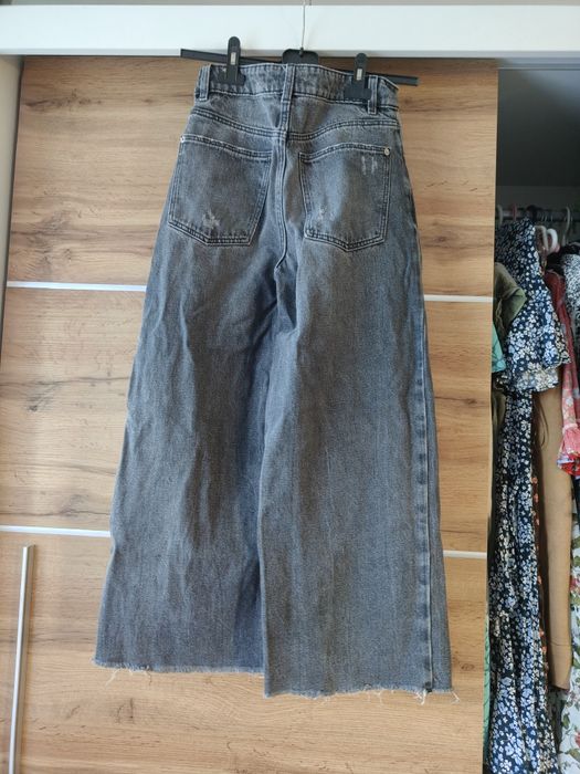 Spodnie z szerokimi nogawkami