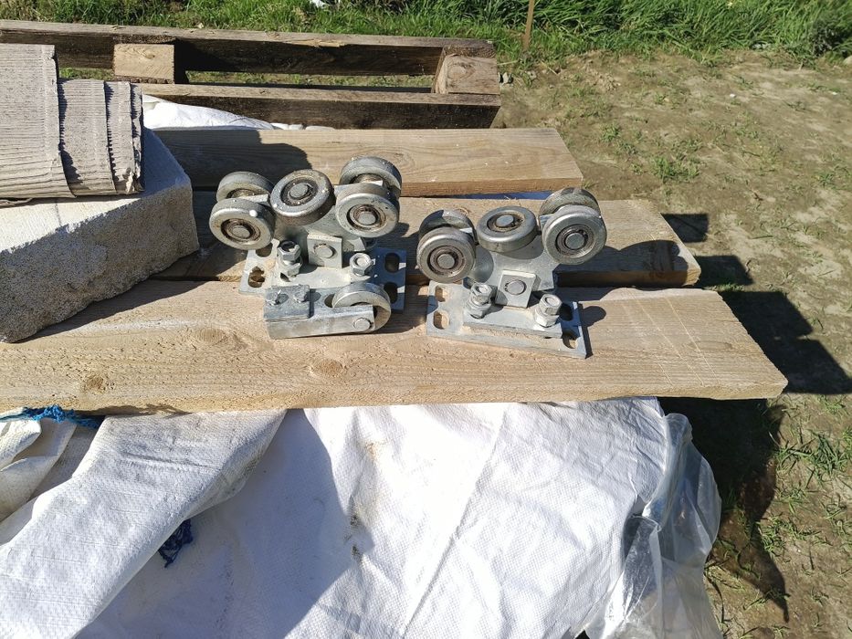 Rolki do bramy przesuwnej