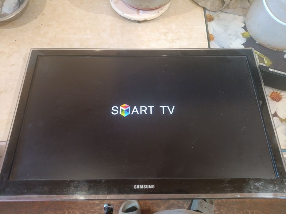 Телевізор Samsung UE22F5400AK непрацюючий