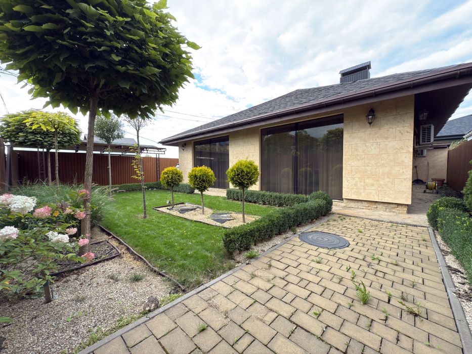 Ексклюзивний будинок з дизайнерським ремонтом в р-ні Вишенського озера