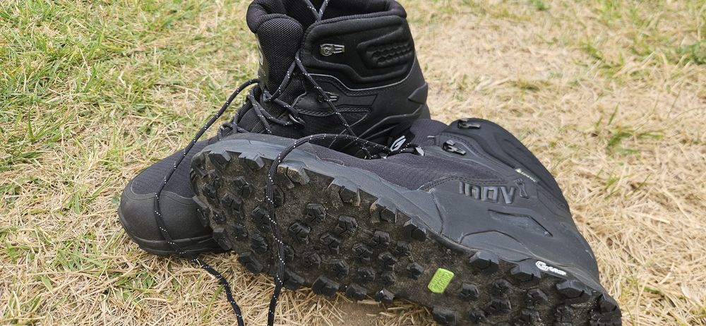 Botas caminhada Inov8 Roclite Pro G 400 GTX v2.  Impermeáveis