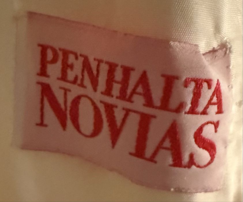 Vestido de noiva, véu e saiote PENHALTA NOVIAS
