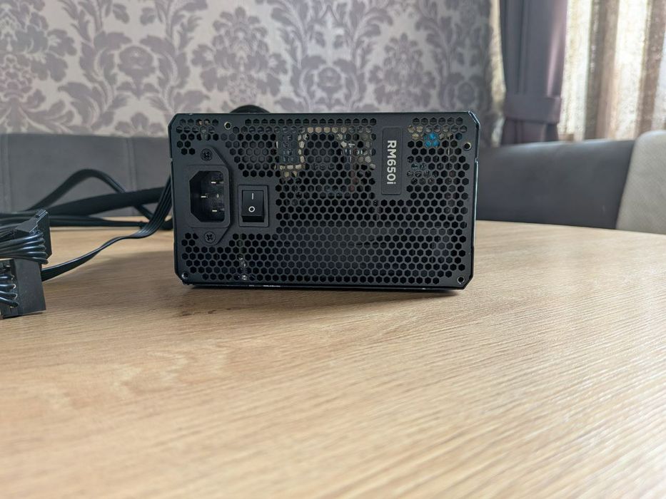 Блок живлення RM650i рекомендую для переробників тому що вже зламаний