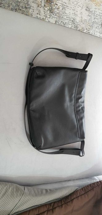 Mala para portátil Homem em Napa preto Nova + Saco de desporto Nike