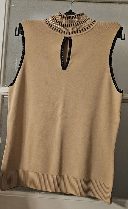 Blusa com aplicações
