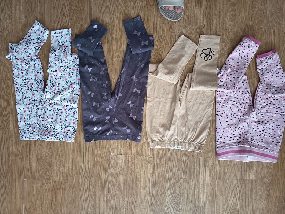 Zestaw legginsów r.128