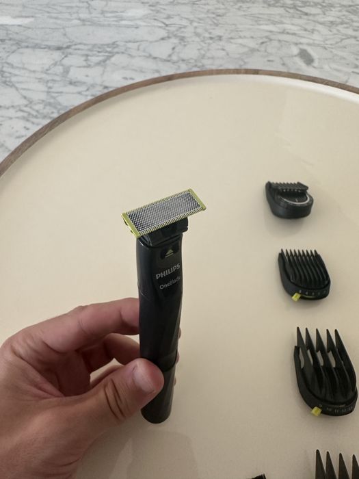 Aparador Multifunções Phillips MG9553/15 + One Blade (barba,cabelo, corpo)
