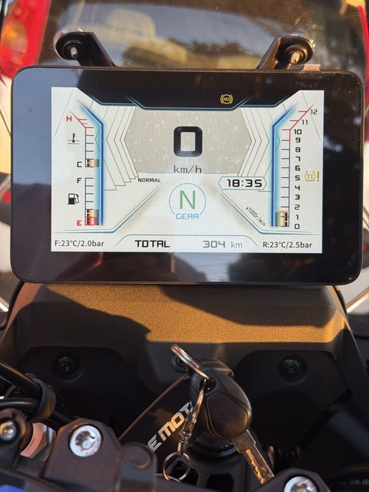 QJMOTOR SRT 600 SX | 2026 | 300 KM | 3 MALAS