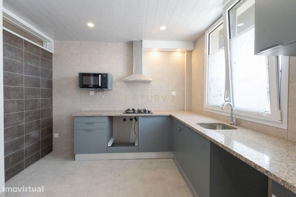 Oportunidade T2 em Santa Clara, Coimbra, Centro de Portugal (Venda Exc