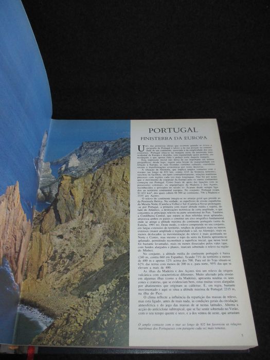 Livro À Descoberta de Portugal