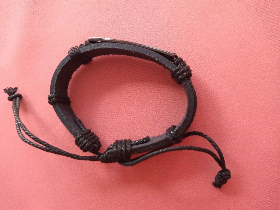 Czarna skórzana bransoletka z modlitwą "Ojcze nasz "