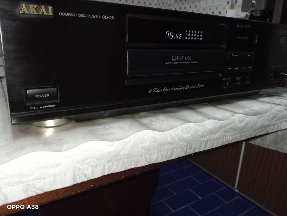 Leitor de CDs Akai cd-26.