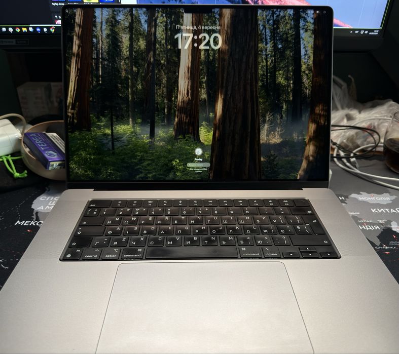 Apple MacBook Pro 16" (M2 Pro, 16 ГБ ОЗУ, 512 ГБ SSD)