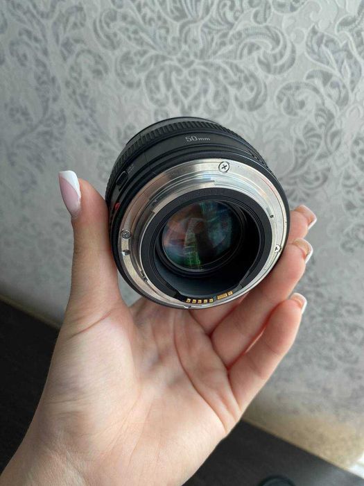 Canon EF 50mm f/1.4 USM