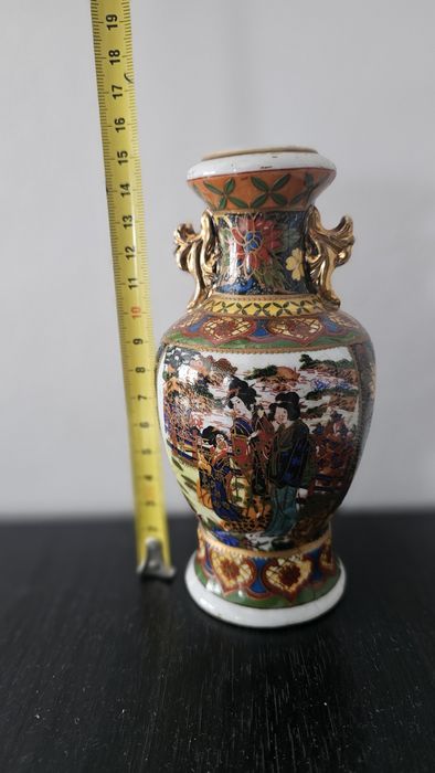 Wazon dekoracyjny w stylu japońskim