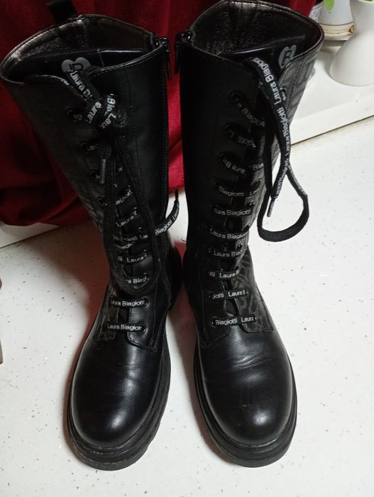 Високі черевики 35 р