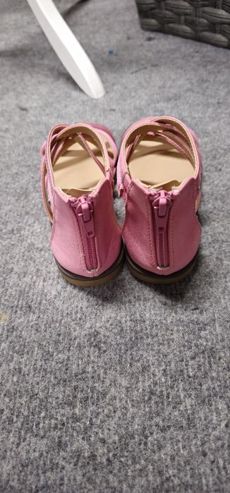 Nowe Sandałki Esprit 29