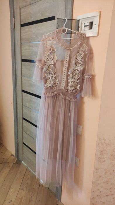 Різні плаття  на вибір