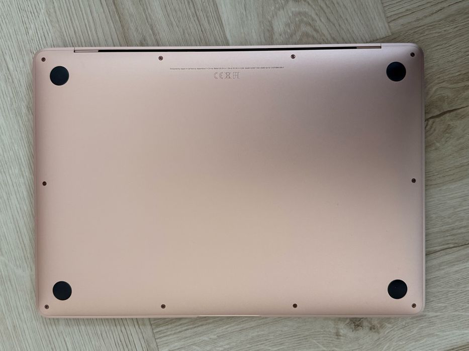 Apple MacBook Air M1 (2021) – 8GB RAM / 256GB SSD/ 13”