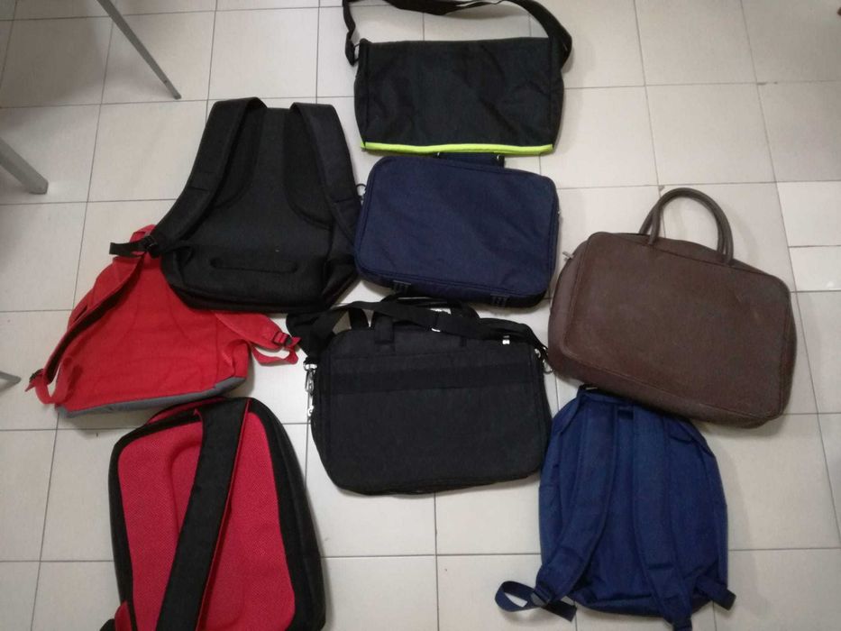Pastas e mochilas novas e usadas