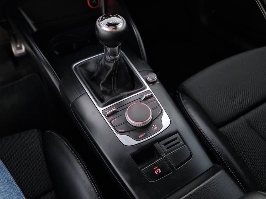 Audi A3 Limousine 2.0 TDI S-line 150cv Look RS3