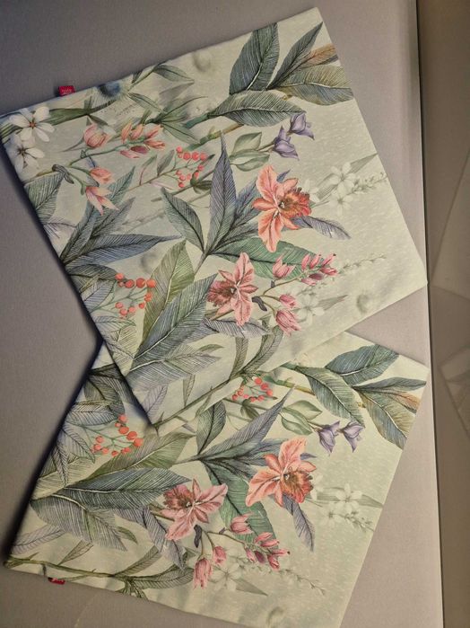 Dwie ozdobne powłoczki na poduszki. Kwietna łąka. H&Y