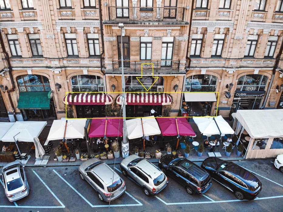 Продажа помещения с арендатором, 1 этаж, ARENA CITY, центр, 300 м2