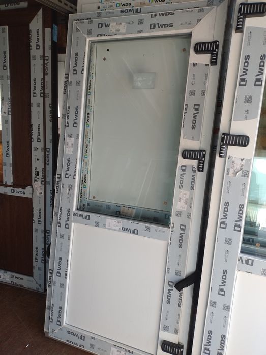 Sprzedam drzwi PCV nowe zewnętrzne 200*90 z  klamką