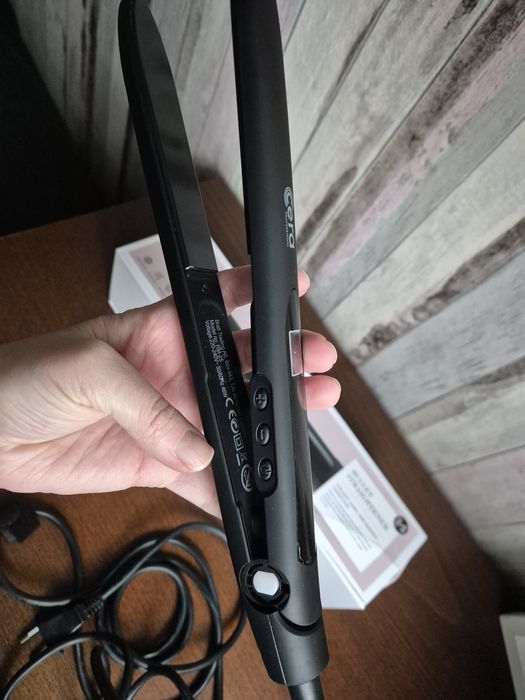 Profesjonalna prostownica do włosów idealna do loków Cera płaska