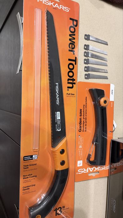 Пили Fiskars 9357 POWER TOOTH® та Fiskars Solid SW 16