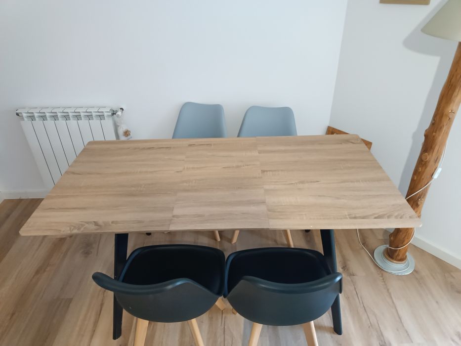 Mesa extensível + 4 cadeiras